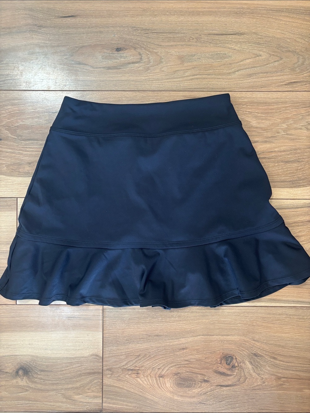 Tommy Bahama Women's Black Ruffle Hem Active Skort